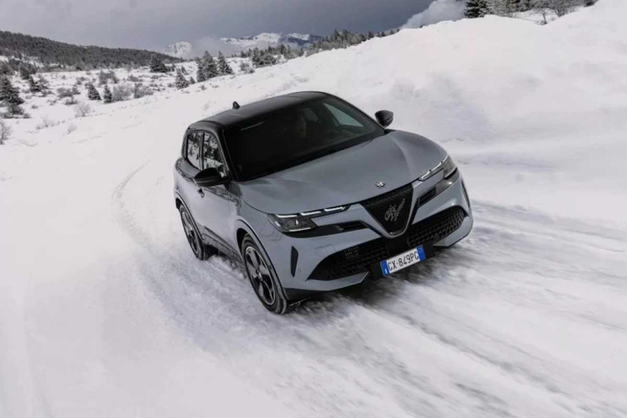 Και τετρακίνητη η νέα Alfa Romeo Junior