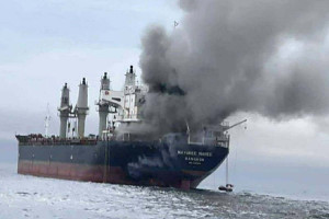 Χτυπήθηκε γαλλικό πλοίο στα Στενά του Ορμούζ - Τραυματίες τα μέλη του πληρώματος