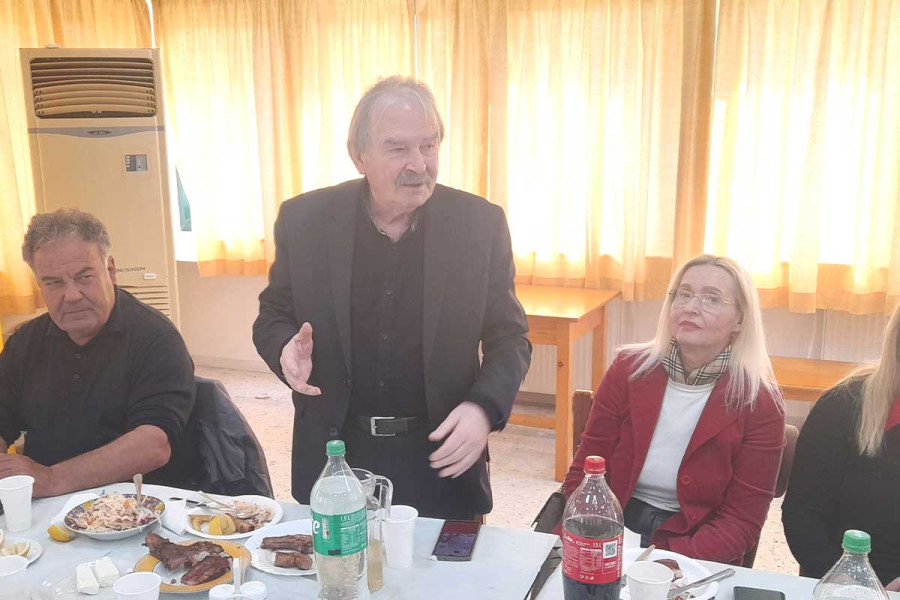 Όμορφη γιορτή διοργάνωσε ο Δήμος Ανδρίτσαινας-Κρεστένων - Οι εργαζόμενοι τίμησαν …δεόντως το έθιμο της Τσικνοπέμπτης!