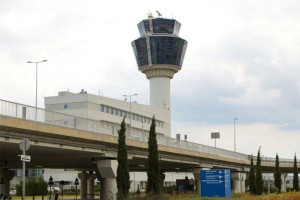 Τα σενάρια για το μπλακάουτ που έκλεισε τον εναέριο χώρο: Τι λένε ΥΠΑ, υπ. Μεταφορών και ελεγκτές εναέριας κυκλοφορίας