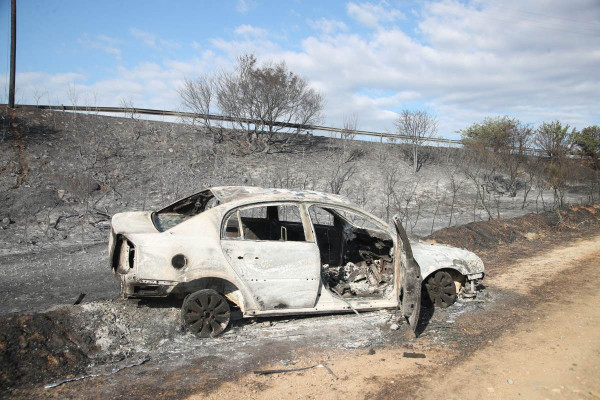 Από αυτό το αυτοκίνητο ξεκίνησε η φωτιά στο Ωραιόκαστρο - Τοξικό νέφος σκέπασε τη Θεσσαλονίκη