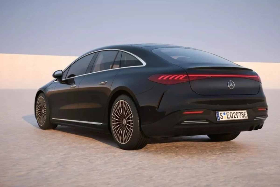 H Mercedes-Benz ανανεώνει την EQS