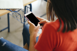 Πάνω από 25.000 αποβολές για χρήση κινητού στα σχολεία τη φετινή χρονιά