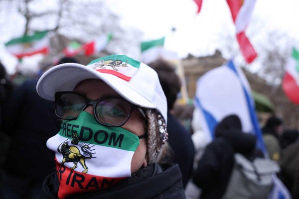 ΗΠΑ: Φορτηγό έπεσε πάνω σε πλήθος που έκανε πορεία υπέρ του Ιράν (video)