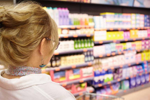 Τα «παντοτινά χημικά» μας γερνούν γρηγορότερα – Ποιοι είναι πιο ευάλωτοι