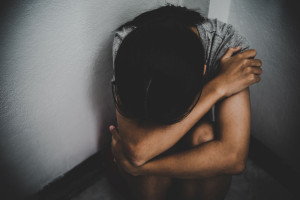 Φρίκη: 11χρονη έμεινε έγκυος από τον πατριό της και γέννησε σπίτι μόνη της