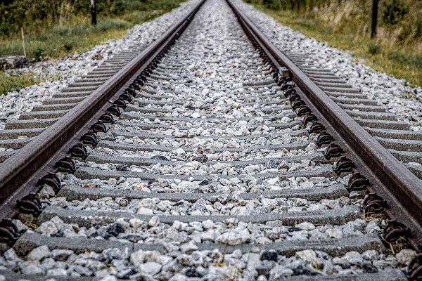 Μέγαρα: Νεκρή γυναίκα από αμαξοστοιχία του Προαστιακού - Η ανακοίνωση της Hellenic Train