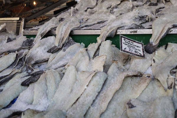 25η Μαρτίου: «Αλμυρός» ο μπακαλιάρος - Φτάνει έως και τα 27 ευρώ το κιλό