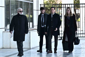 Ένταση στη Δίκη Φιλιππίδη: «Ήμουν σε κρίση, χτυπιόμουν» είπε η δεύτερη καταγγέλλουσα