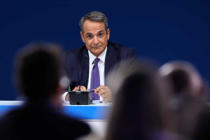 Ο αιφνιδιασμός Μητσοτάκη με τον ΕΦΚ στα καύσιμα και το «τέρας» της αστάθειας