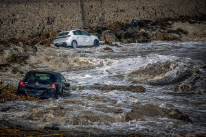 Κακοκαιρία στη Ρόδο: Νεκρός άνδρας που παρασύρθηκε με το ΙΧ του