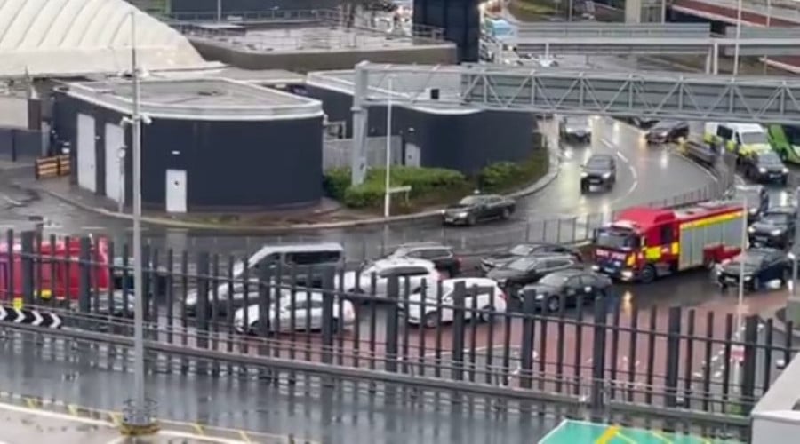 Συναγερμός στο Χίθροου: Αναφορές για συλλήψεις - Αναστολή δρομολογίων μετρό προς το αεροδρόμιο