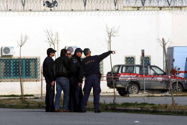 Τρίκαλα: Γυναίκα επιχείρησε να περάσει ναρκωτικά στις φυλακές - Τα είχε κρύψει σε σόλες παντόφλας