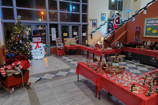 Χριστουγεννιάτικο Bazaar από τον σύλλογο γονέων 6ου δημοτικού Σχολείου Πύργου