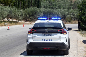 Πέλλα: Πατέρας και γιος συνελήφθησαν να σκάβουν σε ρέμα για να βρουν αρχαία αντικείμενα