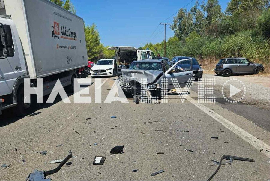 Πύργου - Κυπαρισσίας: Τρεις τραυματίες σε μετωπική σύγκρουση στον Καϊάφα (photos)