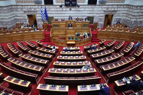 Βουλή: Ψηφίστηκε κατά πλειοψηφία η φορολογική μεταρρύθμιση – Πόσοι βουλευτές συμμετείχαν