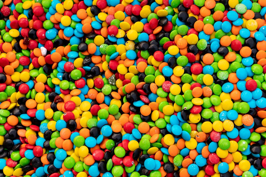 Γιατί τα νέα M&amp;M’s χωρίς τεχνητές χρωστικές χάνουν δύο εμβληματικά χρώματα