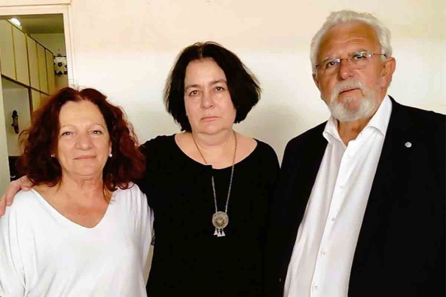 Το σύνολο της βιβλιοθήκης του Μήτσου Αλεξανδρόπουλου και της Σόνιας Ιλίνσκαγια βρίσκεται πλέον στην Αμαλιάδα
