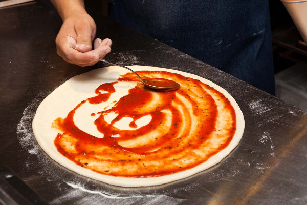Η Pizza Fan «πείραζε» ταμειακές μηχανές και δεν απέδωσε ΦΠΑ 25 εκατ.