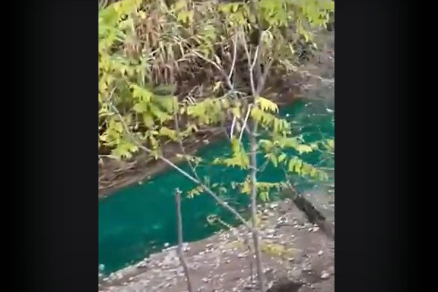 Πάτρα – Μυστήριο με τον «πράσινο» Μείλιχο: Ανησυχία για άγνωστη ουσία που χρωμάτισε το νερό του ποταμού
