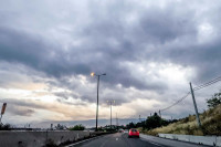 Καιρός: «Έρχεται» ψυχρή αέρια μάζα από τα Βαλκάνια - Αστάθεια με βροχές και πτώση θερμοκρασίας
