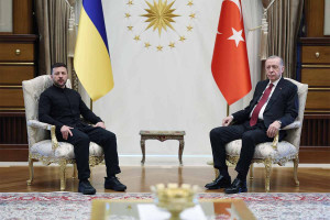Τηλεφωνική επικοινωνία Ερντογάν-Ζελένσκι: Η Άγκυρα δηλώνει έτοιμη να φιλοξενήσει συνομιλίες Ουκρανίας-Ρωσίας