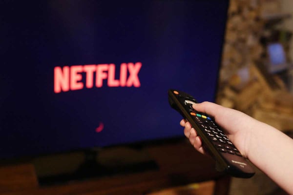 Netflix: Ποια γνωστή σειρά έκοψε μετά τη δεύτερη σεζόν