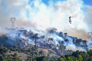 Μασσαλία: Πάνω από 110 οι τραυματίες από τη θηριώδη φωτιά κοντά στην πόλη - Φόβοι ότι οι ισχυροί άνεμοι θα τη θέσουν ξανά εκτός ελέγχου