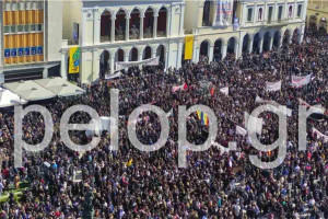 «Δεν έχω οξυγόνο»: Ολόκληρη η Πάτρα αναπνέει σήμερα για τα Τέμπη – «Βούλιαξε» η πλατεία Γεωργίου