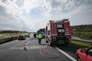 Περιστατικό διαρροής επικίνδυνου φορτίου από φορτηγά στην Καβάλα