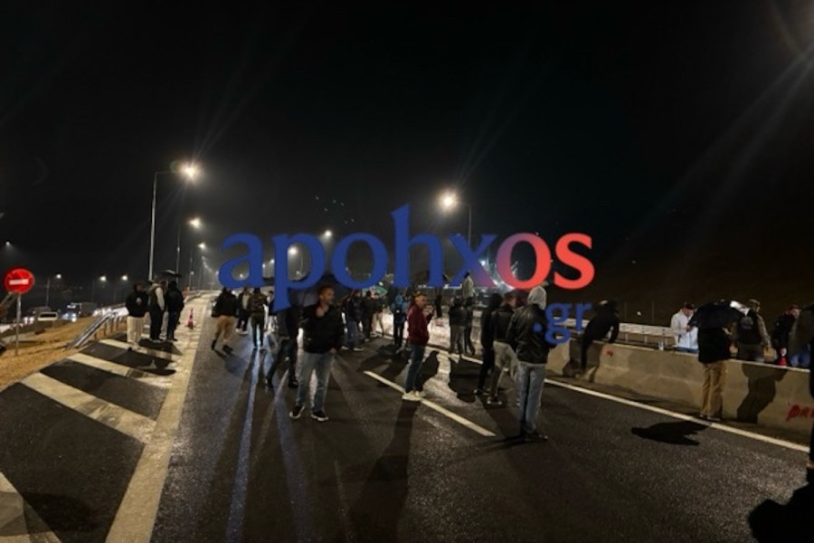 Κλείσιμο με εντάσεις στην Πατρών-Πύργου - Τραυματίστηκε αγρότης από οδηγό