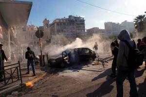 Καμένο αυτοκίνητο από διαδηλώσεις – Ποιος το πληρώνει;
