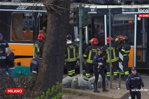 Εκτροχιασμός τραμ στο Μιλάνο, πληροφορίες για έναν νεκρό και αρκετούς τραυματίες