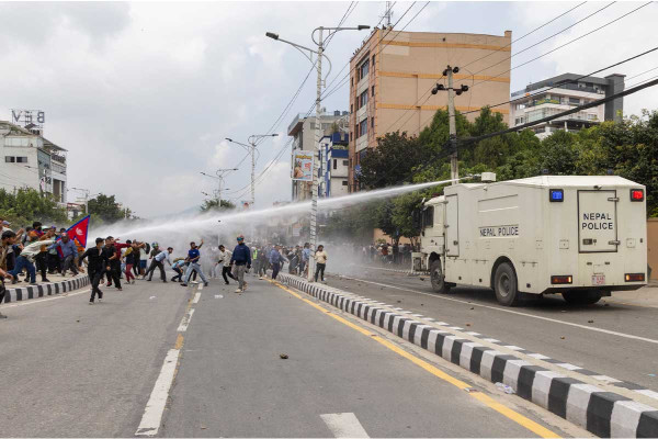 Νεπάλ: Τέλος στην απαγόρευση των social media μετά τις φονικές διαδηλώσεις - Τουλάχιστον 19 νεκροί