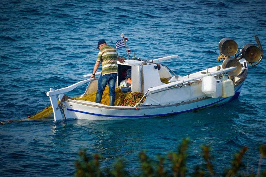 YΠΑΑΤ: Νέο σύστημα παρακολούθηση για 10.743 σκάφη μικρής παράκτιας αλιείας