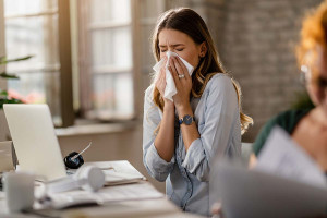 Με αλλεργία 1 στους 4 στην Ευρώπη – Η ειδικός εξηγεί για αυξάνονται αλματωδώς οι αλλεργίες