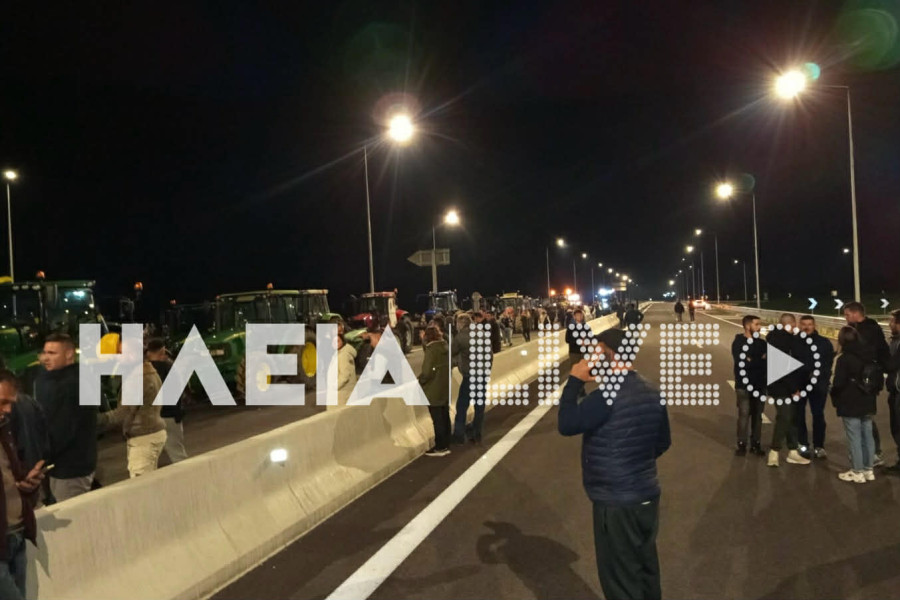 Κλειστή η Ολυμπία Οδός στην Κάτω Αχαΐα - Αγρότες απέκλεισαν τον κόμβο και στα δύο ρεύματα