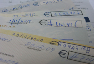 Ανησυχητικά στοιχεία: Επιστρέφουν οι ακάλυπτες επιταγές – Οι λόγοι
