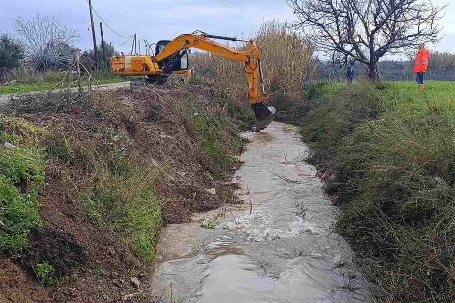 Δήμος Πύργου: Μάχη με τα πλημμυρικά φαινόμενα – Σε πλήρη εξέλιξη οι επιχειρήσεις αποκατάστασης