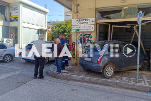 Αμαλιάδα: Μια γυναίκα τραυματίας σε τροχαίο στον Ανεμόμυλο - Το ένα αυτοκίνητο κατέλησε σε κατάστημα