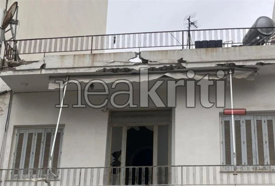 Τρόμος στο Ηράκλειο Κρήτης - Κατέρρευσε μπαλκόνι β'ορόφου