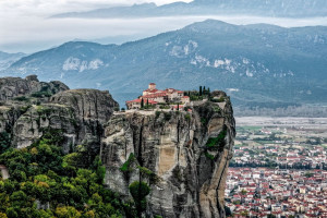 Μετέωρα: Μυστήριο γύρω από τη μοιραία πτώση της 66χρονης σε γκρεμό - Τι λένε διασώστες και κάτοικοι