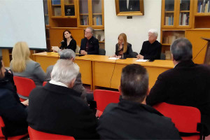 Δημόσια Κεντρική Βιβλιοθήκη Πύργου: Φιλολογική εκδήλωση με την ευκαιρία του εορτασμού της Παγκόσμιας Ημέρας Ποίησης