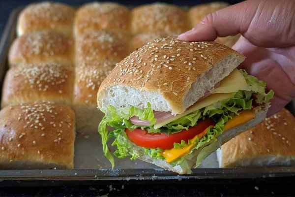 Πρωτότυπα Ψωμάκια Ταψιού με διαφορετικό τρόπο