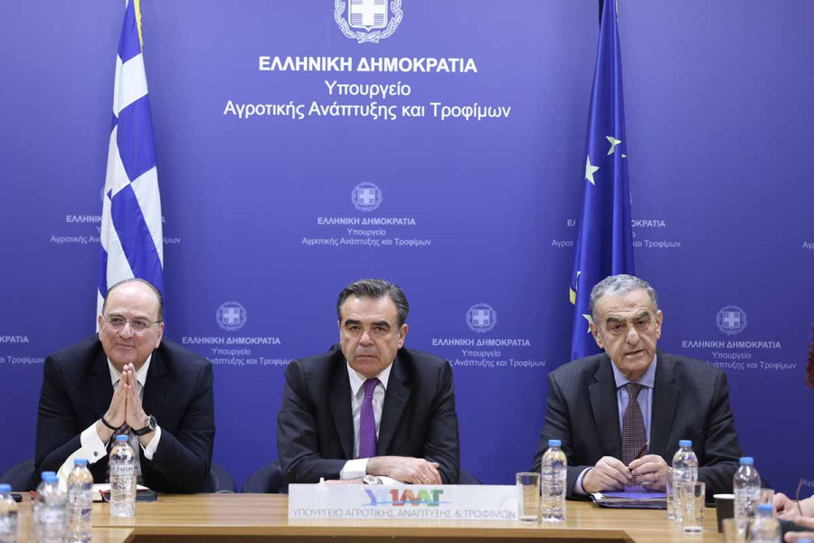 Ψυχραιμία, αυστηρή τήρηση των μέτρων και συνεχής στήριξη των πληγέντων το μήνυμα της έκτακτης σύσκεψη για τον αφθώδη πυρετό