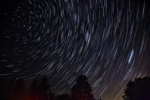 Η αύξηση των δορυφόρων απειλεί τις αστρονομικές παρατηρήσεις, προειδοποιεί μελέτη