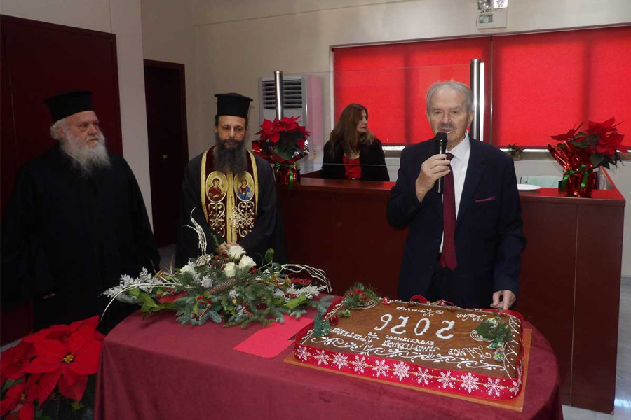 Σε όμορφη ατμόσφαιρα έγινε η κοπή της Πρωτοχρονιάτικης Πίτας του Δήμου Ανδρίτσαινας-Κρεστένων