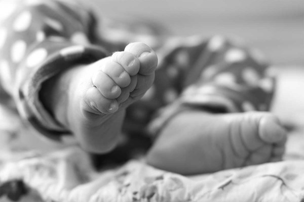 Πάτρα: Νέα υπόθεση με ύποπτο θάνατο βρέφους – Τα σοκαριστικά στοιχεία κακοποίησης και η ιατροδικαστική έκθεση