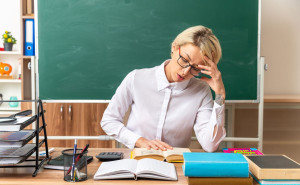 Κατήγγειλε εκπαιδευτικό επειδή δεν της άρεσαν τα τραγούδια που επέλεξε για τη σχολική γιορτή!